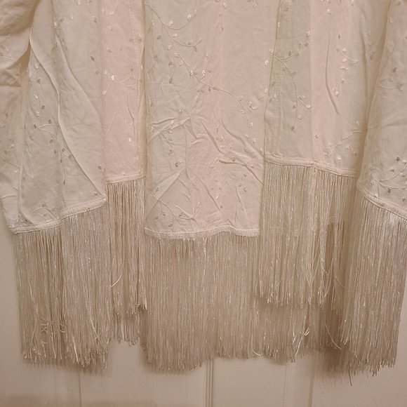 Torrid Bohemian Fringed Embroidered Kimono Off-white Plus Size 3 - Picture 2 of 8